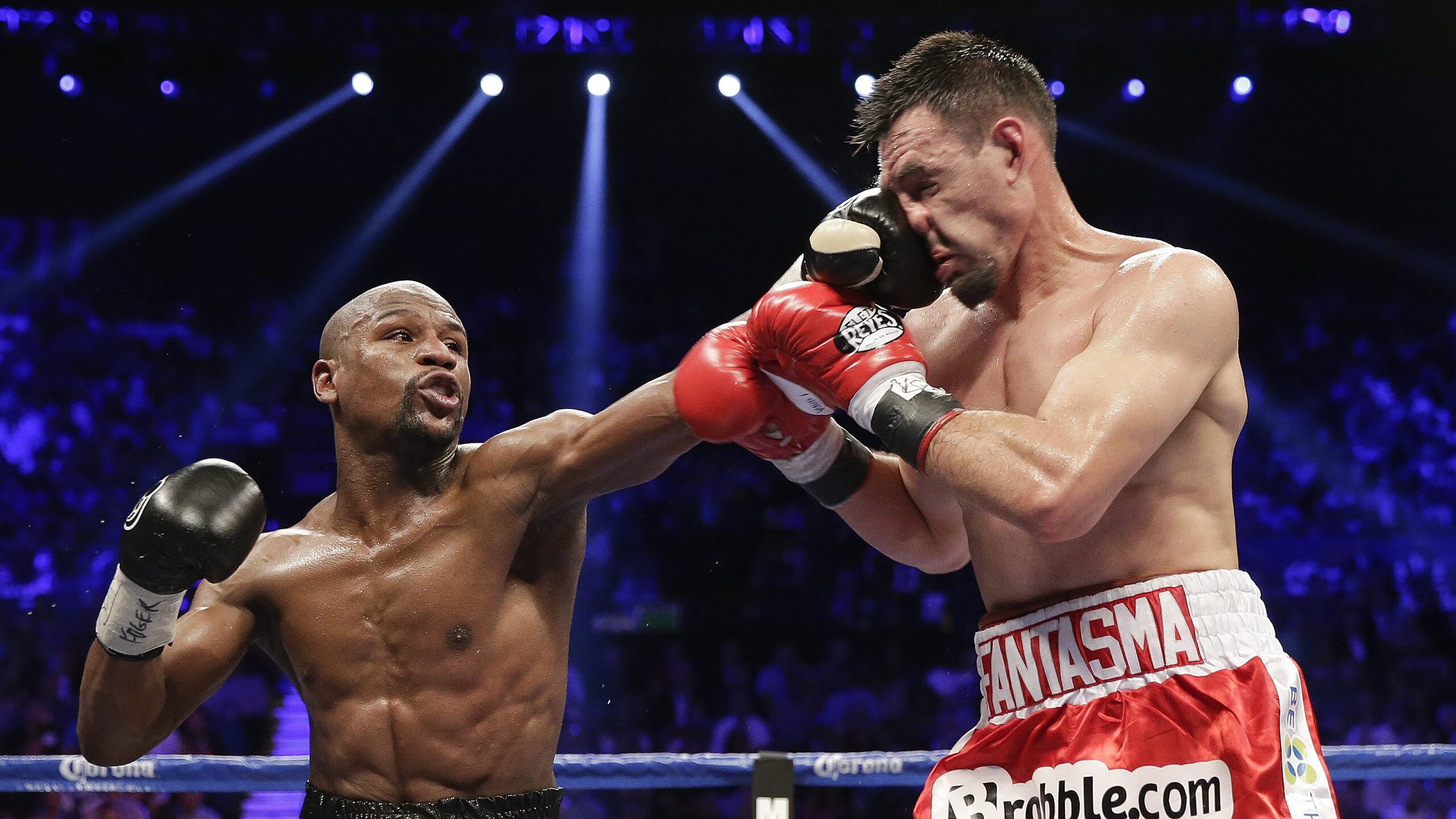 “高手对决：顶级巨星赛场华丽对决”，电影高手对决