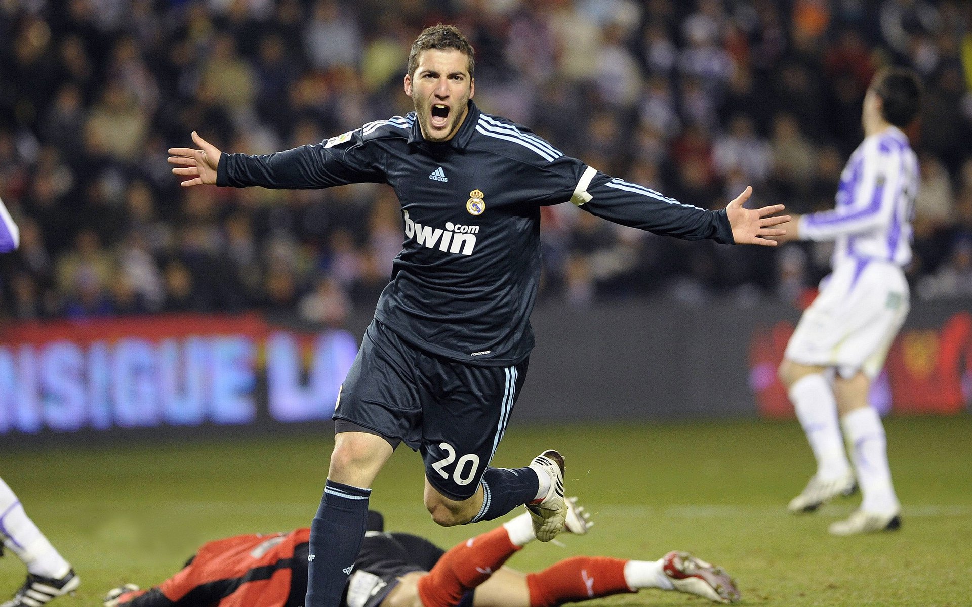 意甲表现抢眼的球员不断涌现，成为比赛最大看点，意甲谁最强